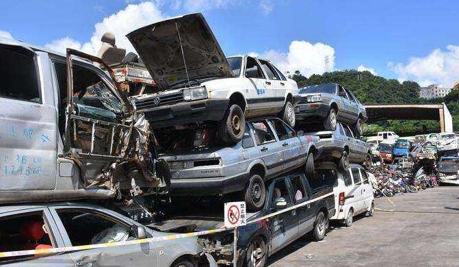 2025年上海營運車輛報廢年限規定是多久？